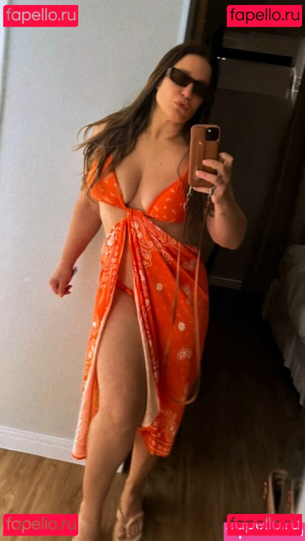 Helga Nemeczyk / helganemetik / itsochepel Onlyfans Photo Gallery 