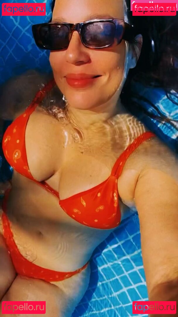 Helga Nemeczyk / helganemetik / itsochepel Onlyfans Photo Gallery 