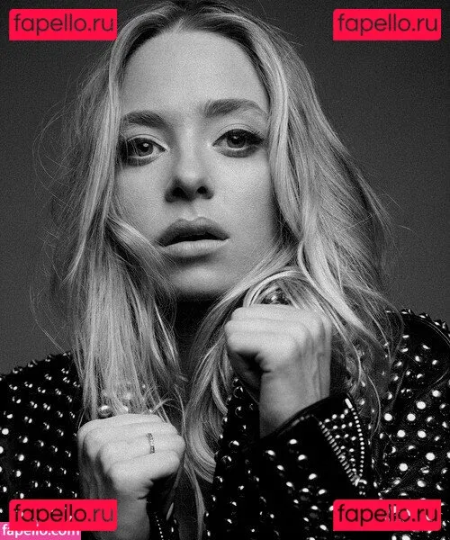 Portia Doubleday Onlyfans Photo Gallery 