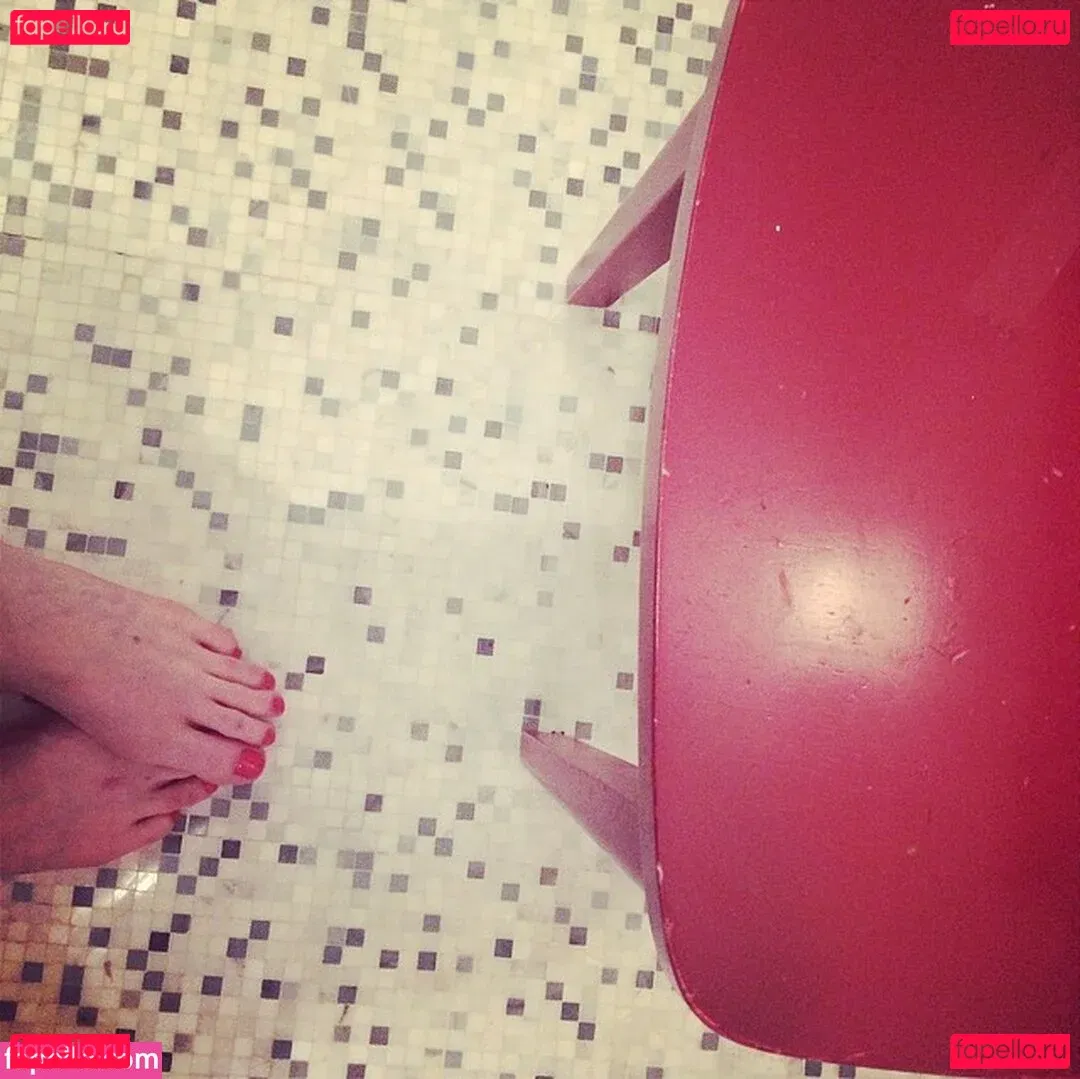 Portia Doubleday Onlyfans Photo Gallery 