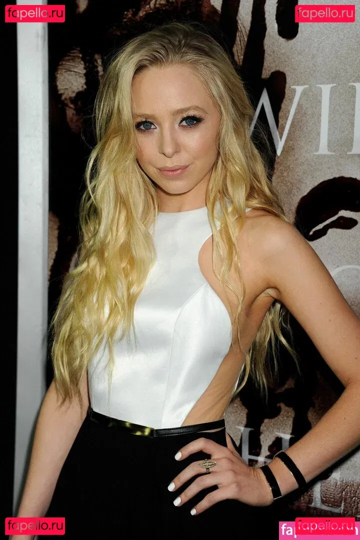 Portia Doubleday Onlyfans Photo Gallery 