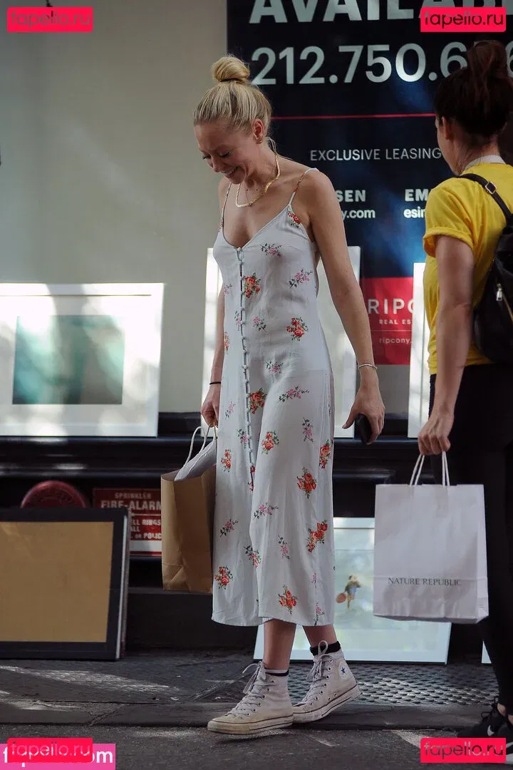 Portia Doubleday Onlyfans Photo Gallery 