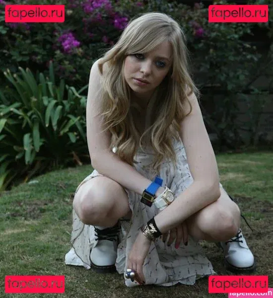 Portia Doubleday Onlyfans Photo Gallery 