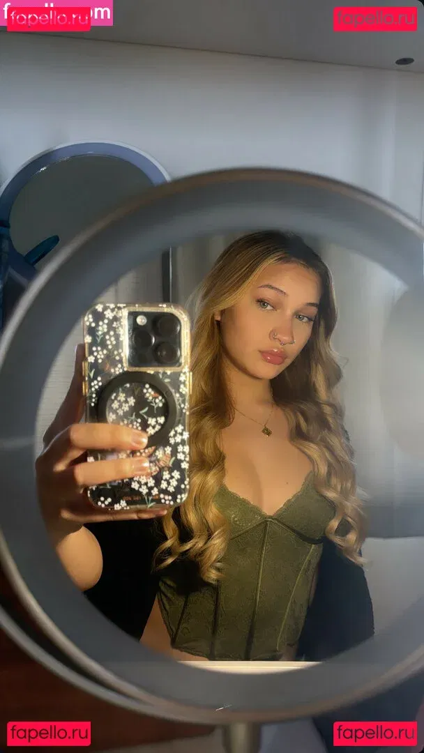 Halia Beamer Onlyfans Photo Gallery 