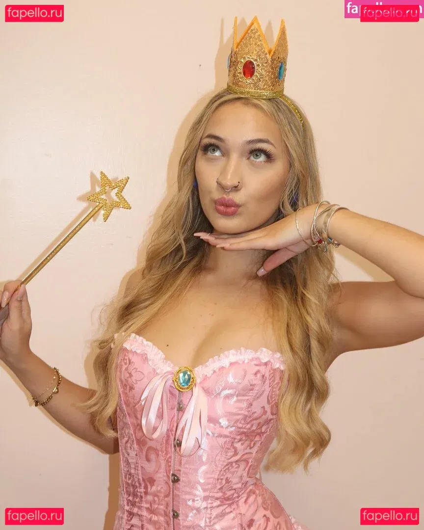 Halia Beamer Onlyfans Photo Gallery 