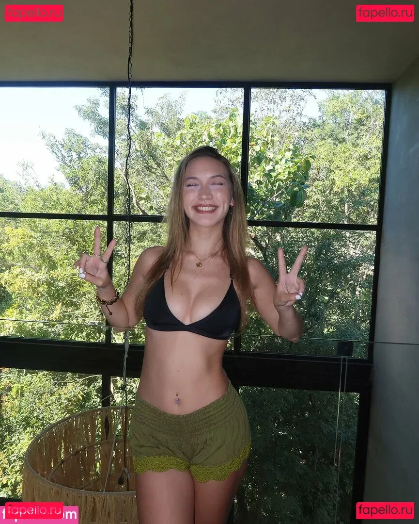 Halia Beamer Onlyfans Photo Gallery 