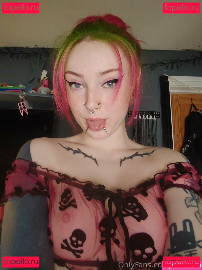 Scarlett / shakyxx Onlyfans Photo Gallery 