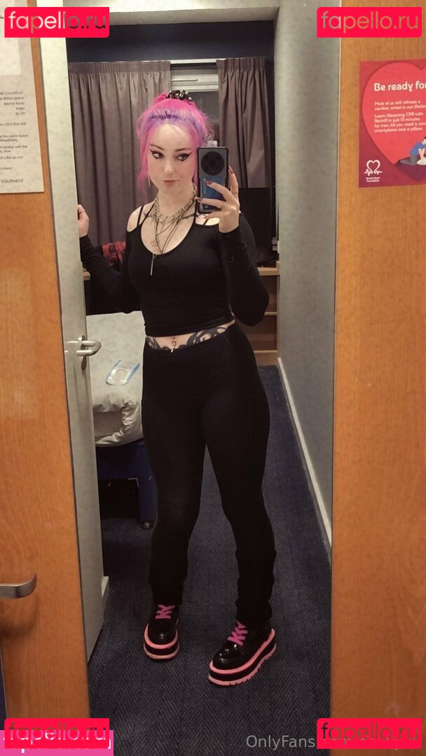 Scarlett / shakyxx Onlyfans Photo Gallery 