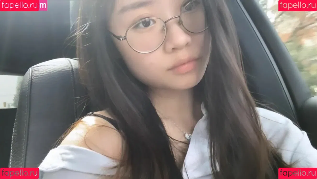 urshortie Onlyfans Photo Gallery 