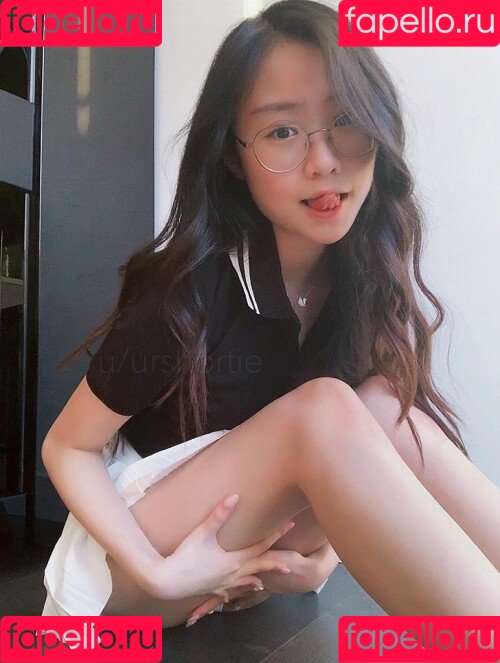 urshortie Onlyfans Photo Gallery 