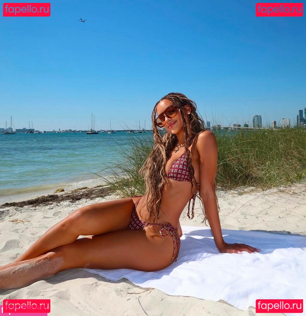 Ariana Barrett / arianaabarrett Onlyfans Photo Gallery 