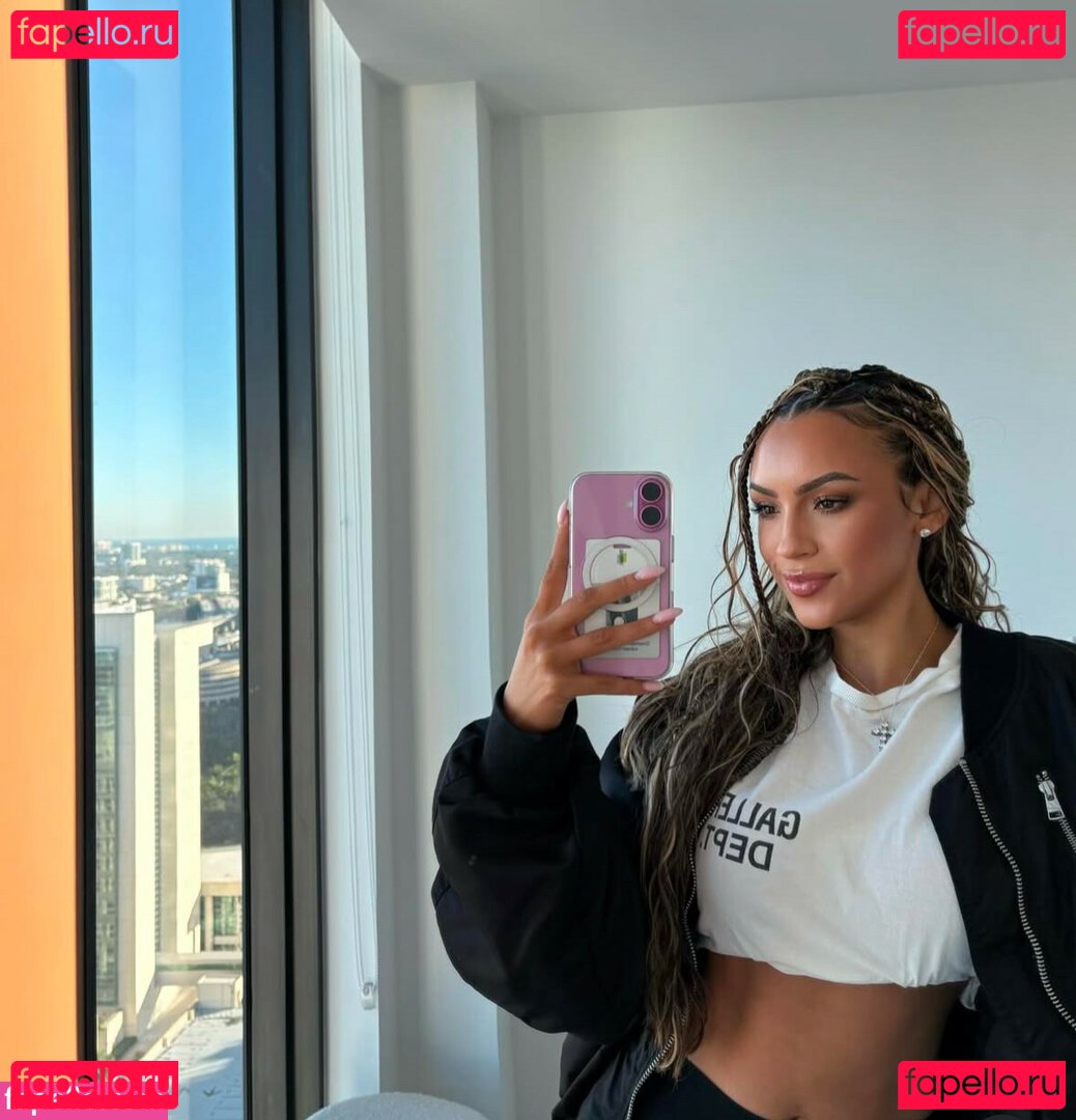 Ariana Barrett / arianaabarrett Onlyfans Photo Gallery 