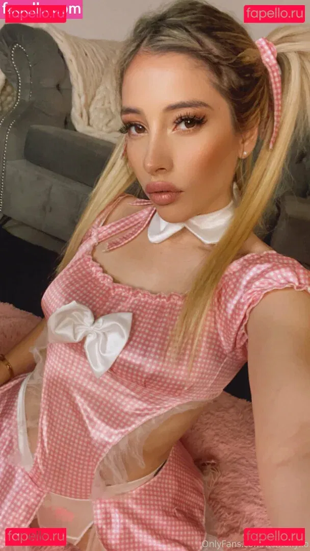 itsmollyxo Onlyfans Photo Gallery 