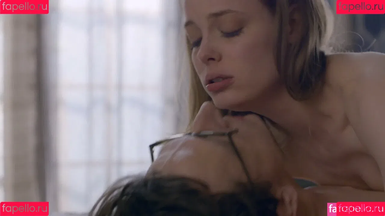 Gillian Jacobs Onlyfans Photo Gallery 