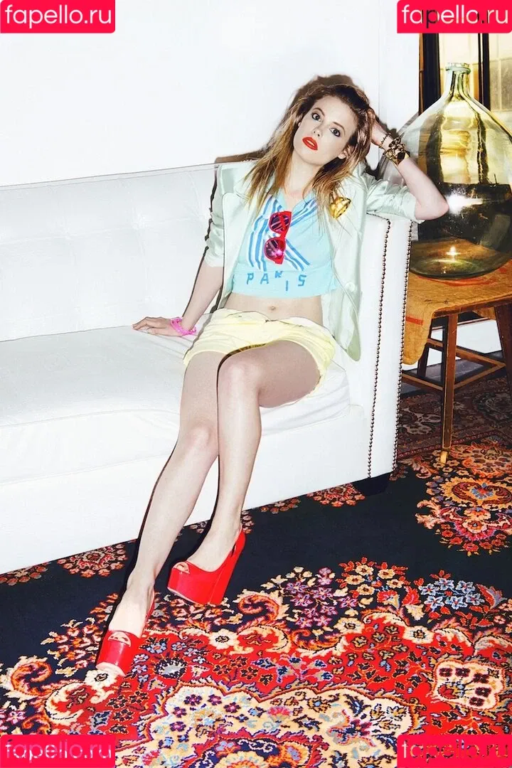 Gillian Jacobs Onlyfans Photo Gallery 
