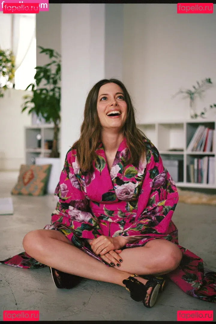 Gillian Jacobs Onlyfans Photo Gallery 