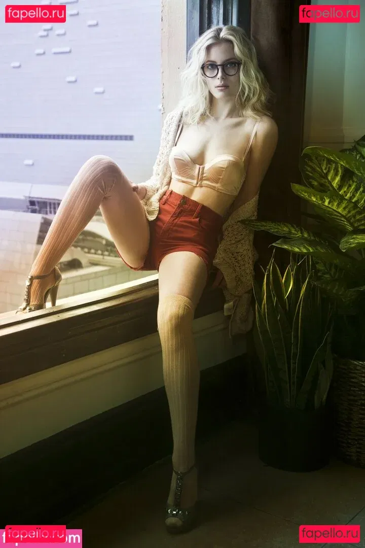 Gillian Jacobs Onlyfans Photo Gallery 