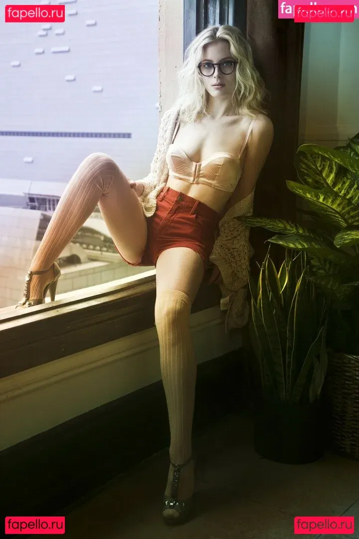 Gillian Jacobs Onlyfans Photo Gallery 
