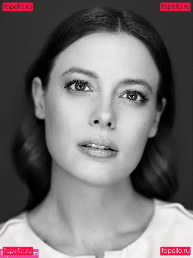 Gillian Jacobs Onlyfans Photo Gallery 