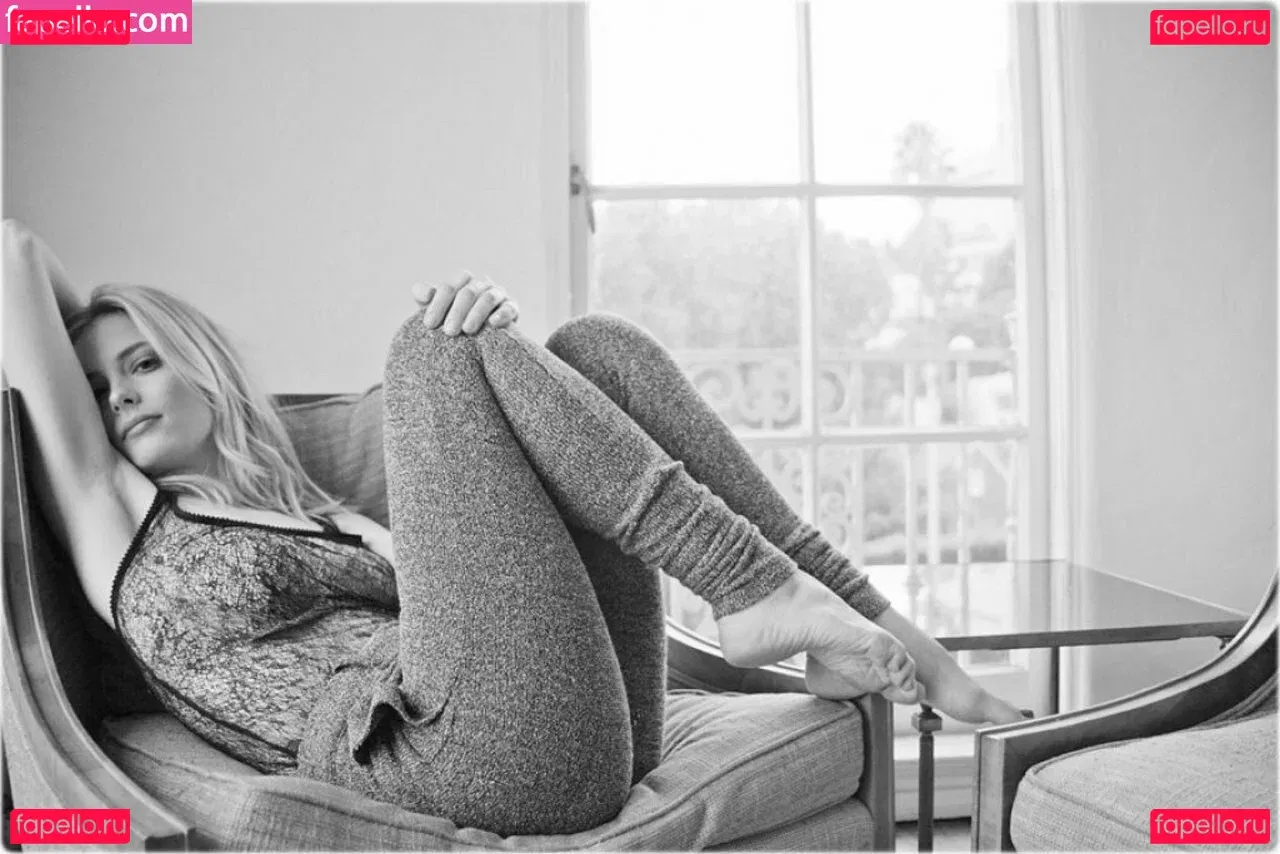 Gillian Jacobs Onlyfans Photo Gallery 