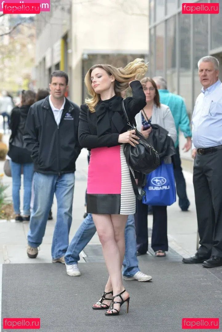 Gillian Jacobs Onlyfans Photo Gallery 