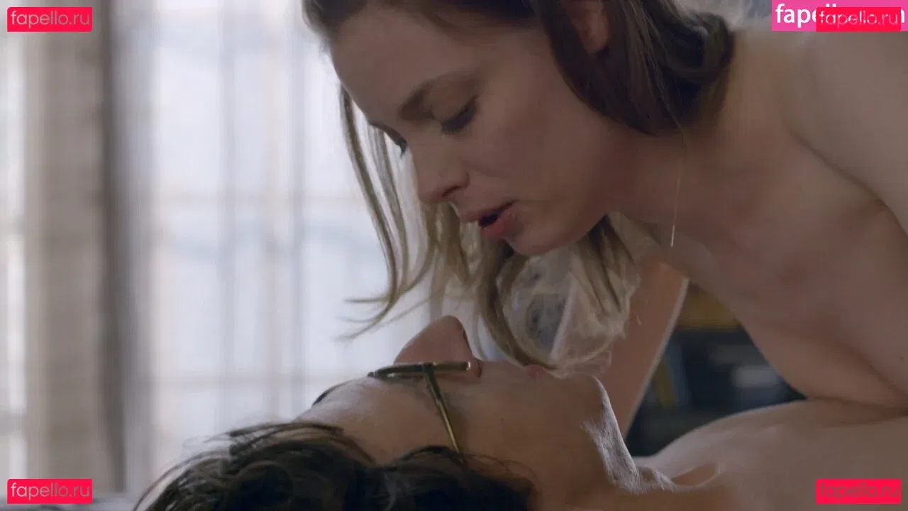 Gillian Jacobs Onlyfans Photo Gallery 