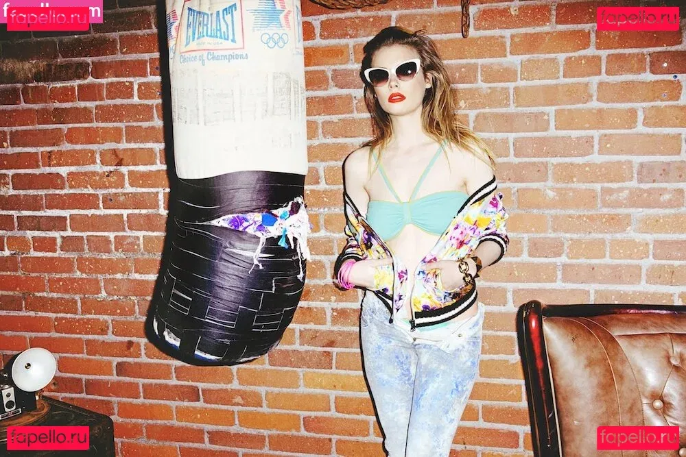 Gillian Jacobs Onlyfans Photo Gallery 