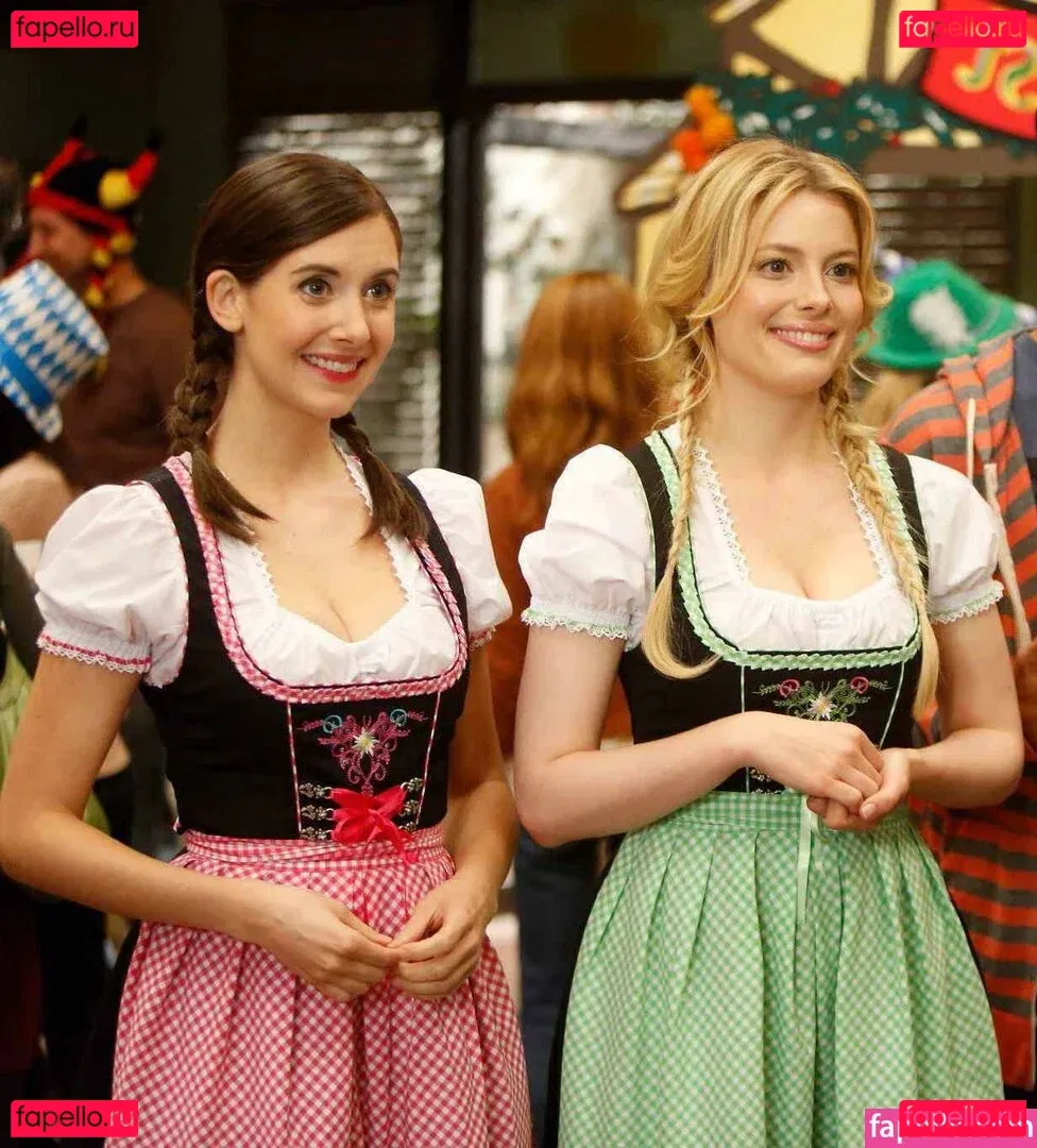 Gillian Jacobs Onlyfans Photo Gallery 