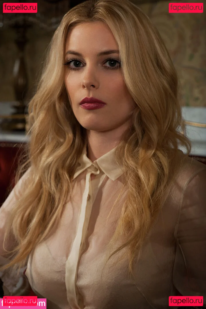 Gillian Jacobs Onlyfans Photo Gallery 