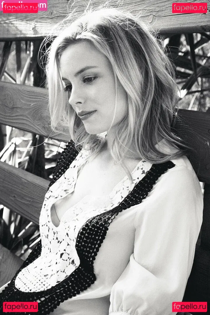 Gillian Jacobs Onlyfans Photo Gallery 