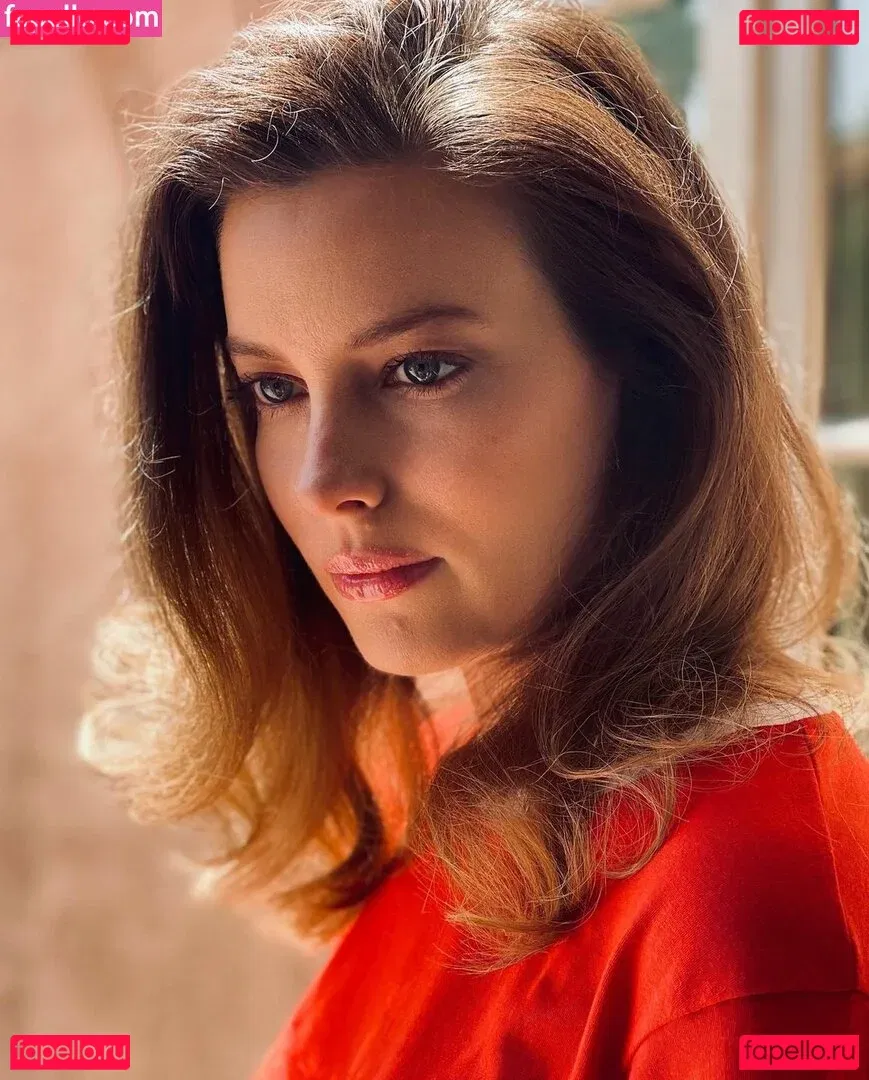 Gillian Jacobs Onlyfans Photo Gallery 