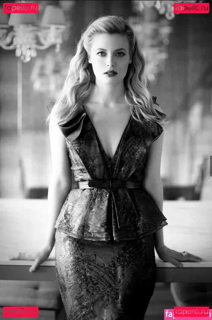 Gillian Jacobs Onlyfans Photo Gallery 