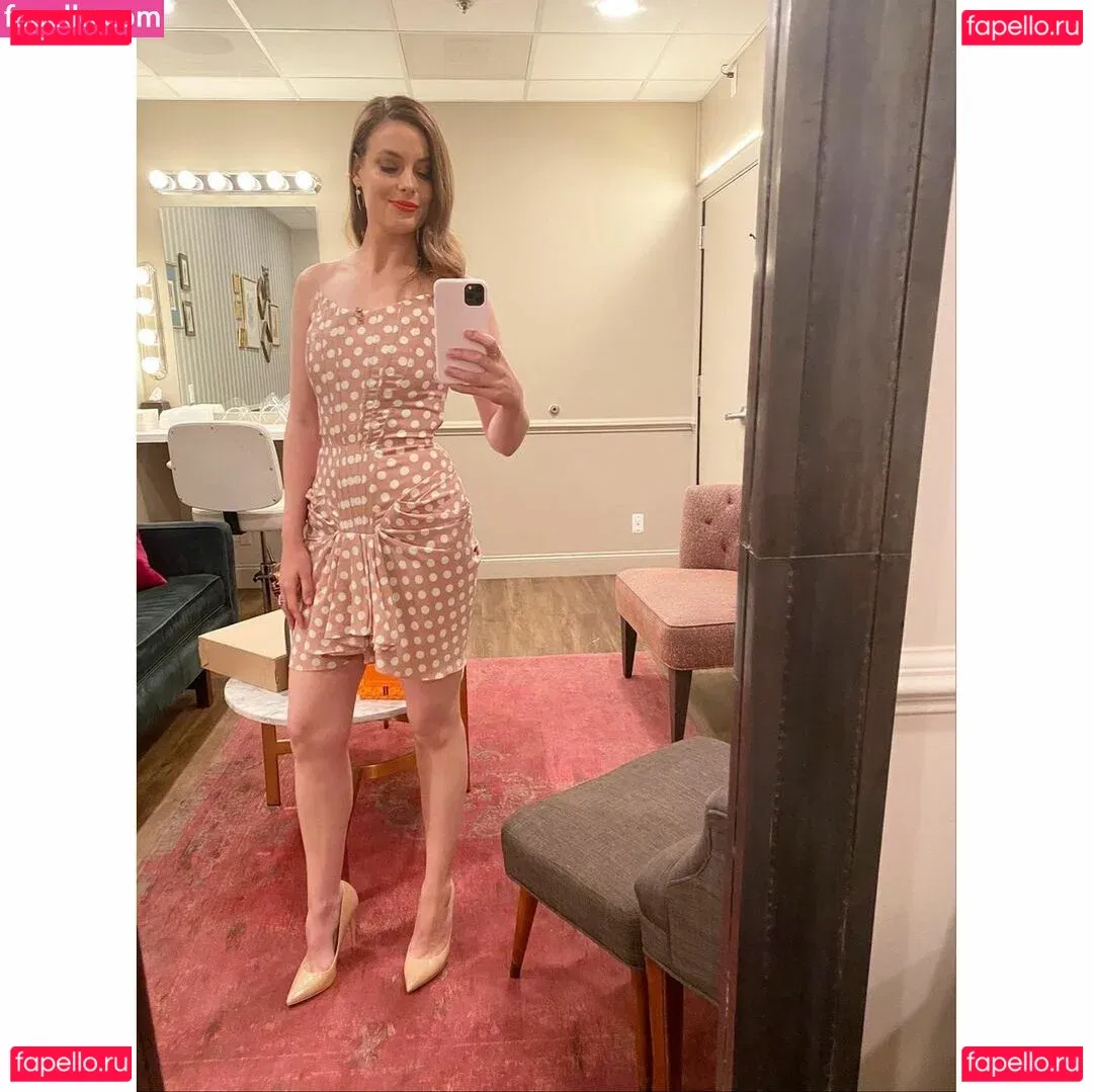 Gillian Jacobs Onlyfans Photo Gallery 