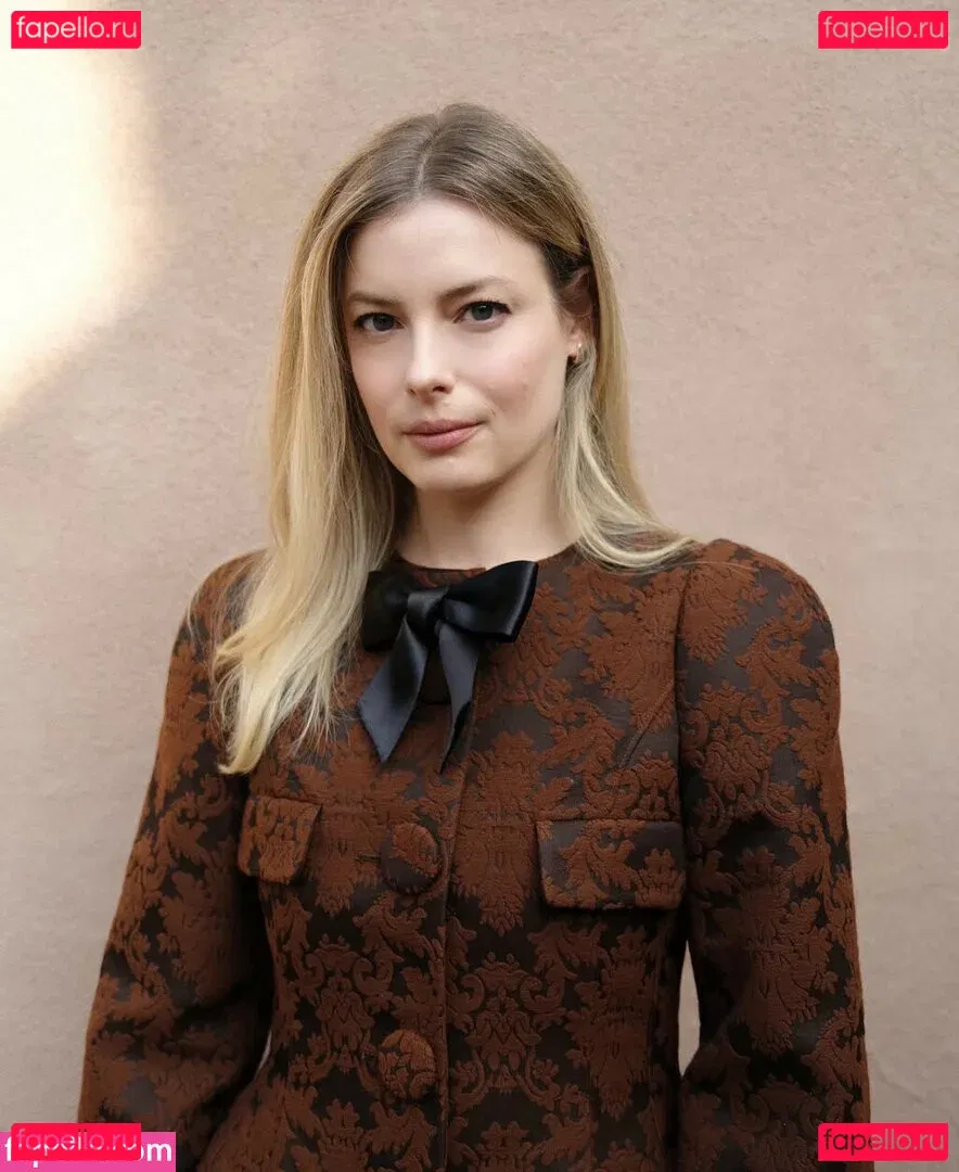 Gillian Jacobs Onlyfans Photo Gallery 