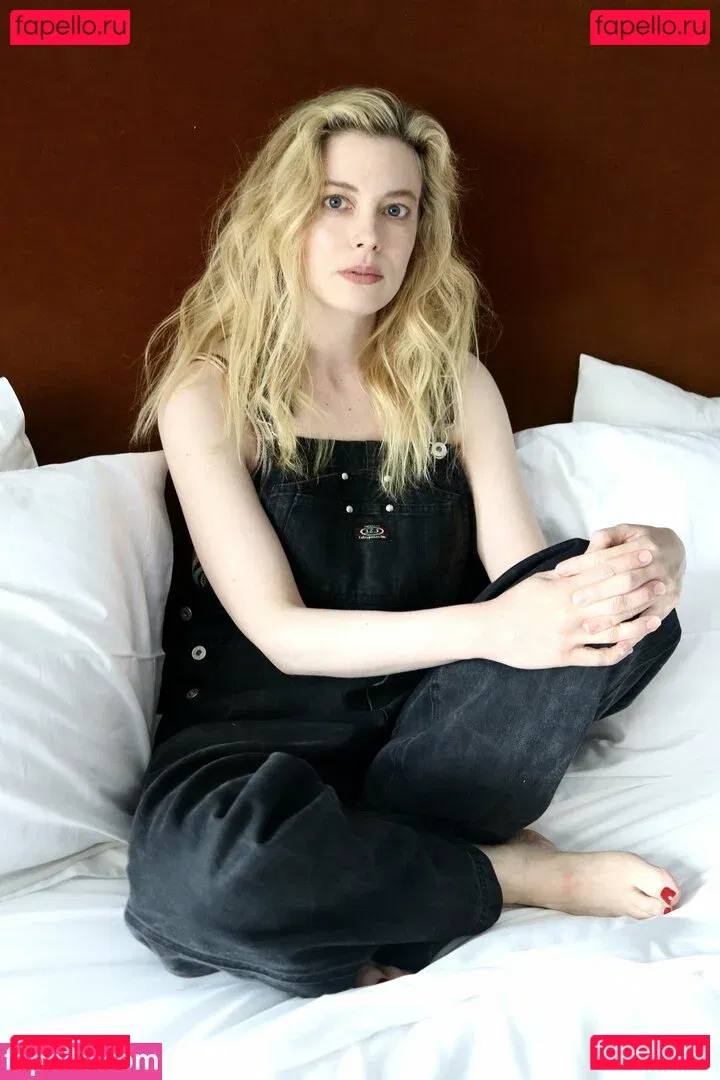 Gillian Jacobs Onlyfans Photo Gallery 