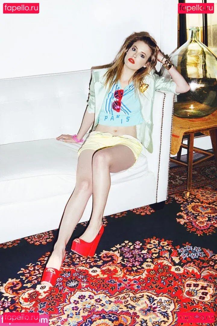 Gillian Jacobs Onlyfans Photo Gallery 