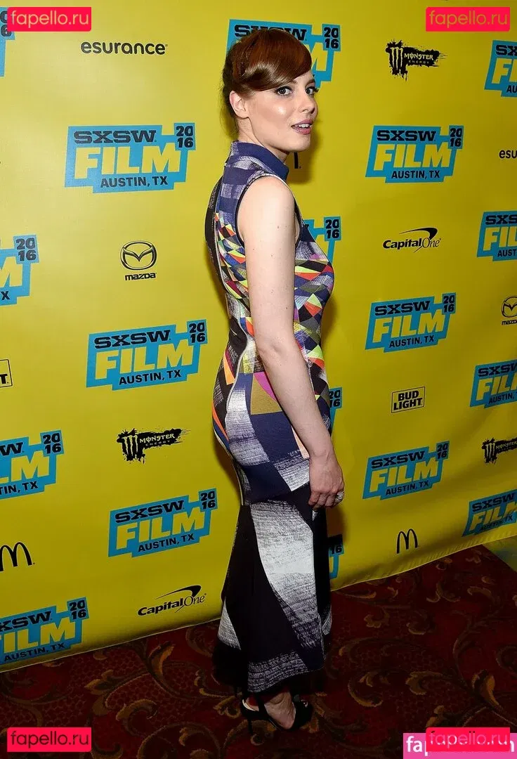 Gillian Jacobs Onlyfans Photo Gallery 