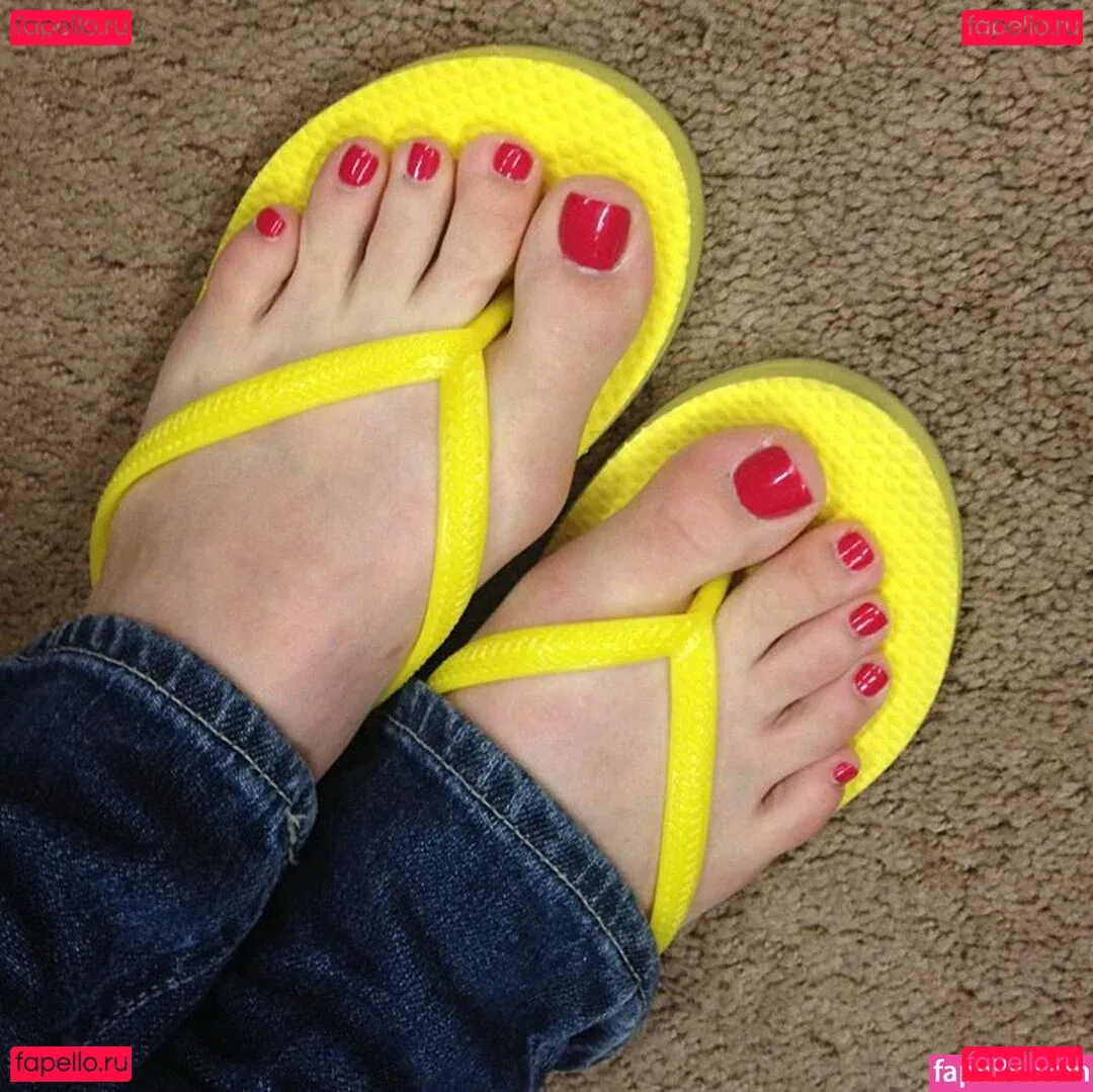 Gillian Jacobs Onlyfans Photo Gallery 