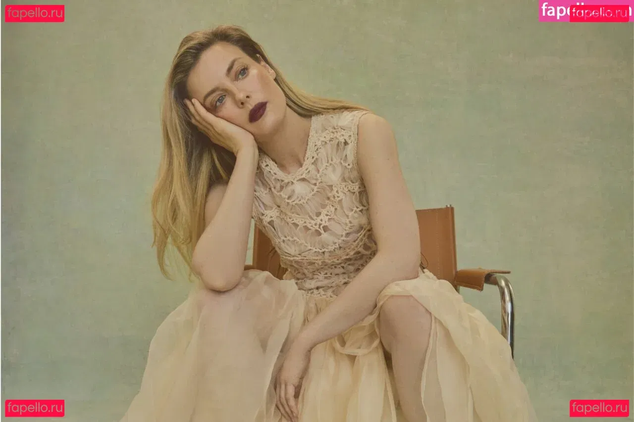 Gillian Jacobs Onlyfans Photo Gallery 