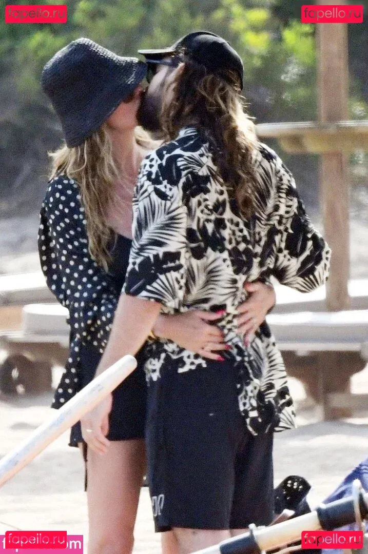 Heidi Klum Onlyfans Photo Gallery 