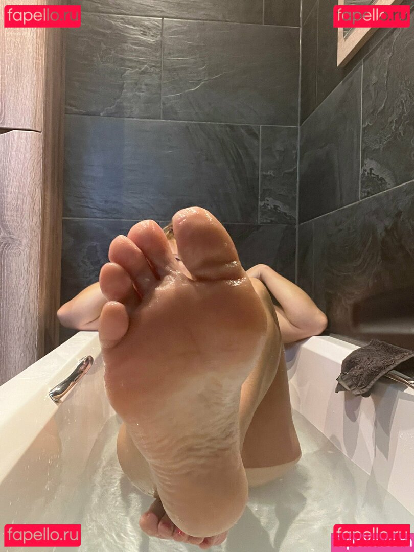 cheekysoles333 / chelsiejayy Onlyfans Photo Gallery 