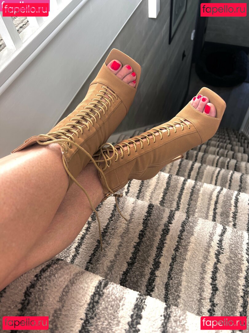 cheekysoles333 / chelsiejayy Onlyfans Photo Gallery 