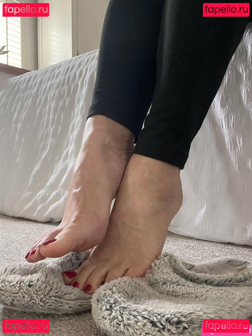 cheekysoles333 / chelsiejayy Onlyfans Photo Gallery 