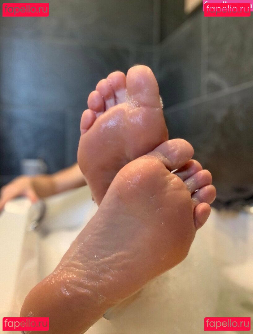 cheekysoles333 / chelsiejayy Onlyfans Photo Gallery 