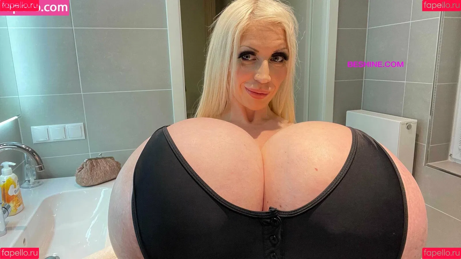 beshinedotcom Onlyfans Photo Gallery 