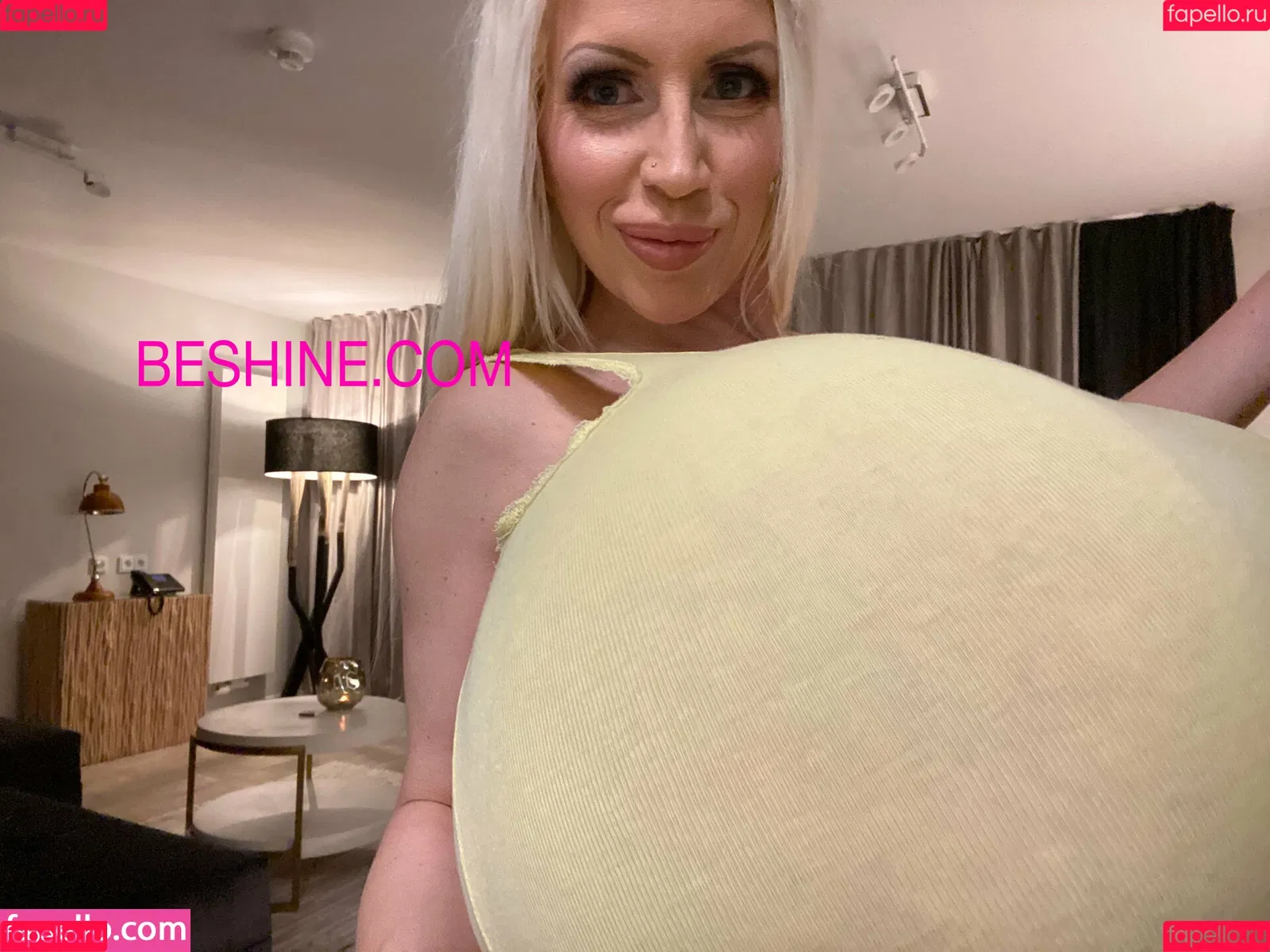 beshinedotcom Onlyfans Photo Gallery 
