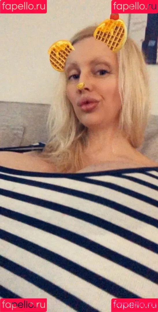 beshinedotcom Onlyfans Photo Gallery 