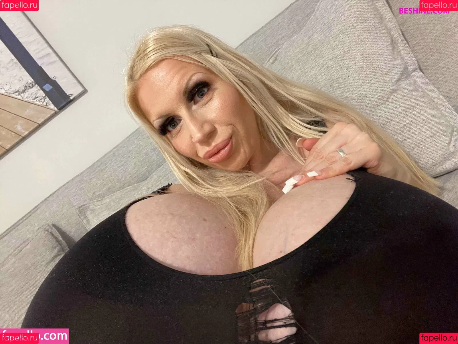 beshinedotcom Onlyfans Photo Gallery 
