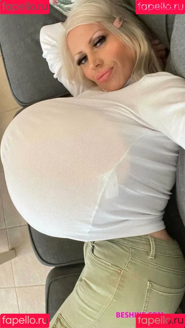 beshinedotcom Onlyfans Photo Gallery 