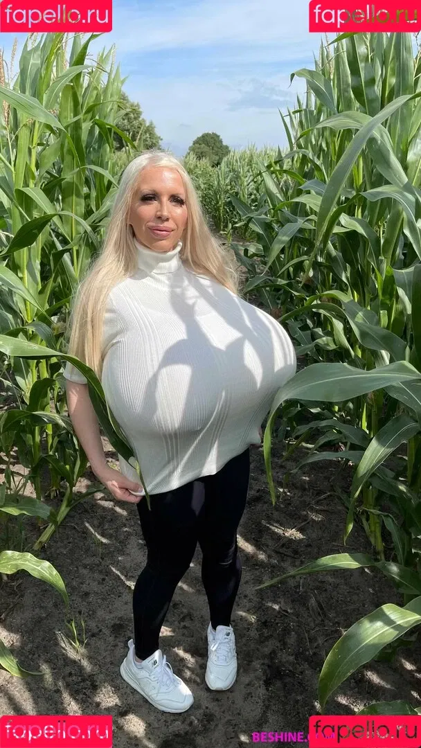 beshinedotcom Onlyfans Photo Gallery 